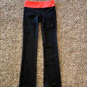 GapFit slim flare yoga pants